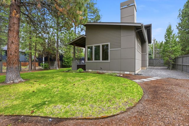 19536 E Campbell Road, Bend, OR 97702