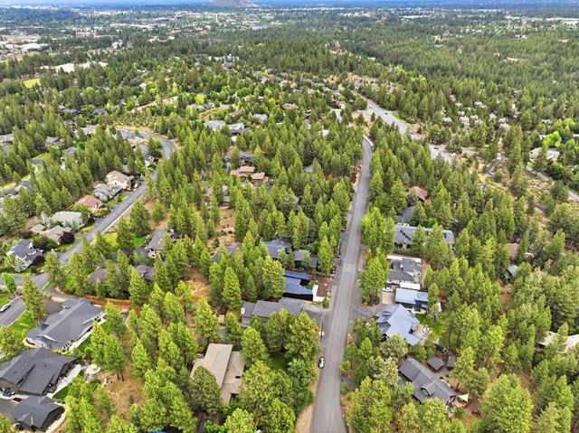 19536 E Campbell Road, Bend, OR 97702