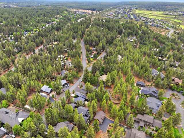 19536 E Campbell Road, Bend, OR 97702