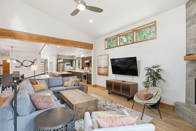 19536 E Campbell Road, Bend, OR 97702