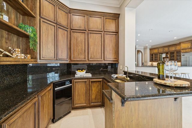 31 Enchanted Woods Drive, Kingwood, TX 77339