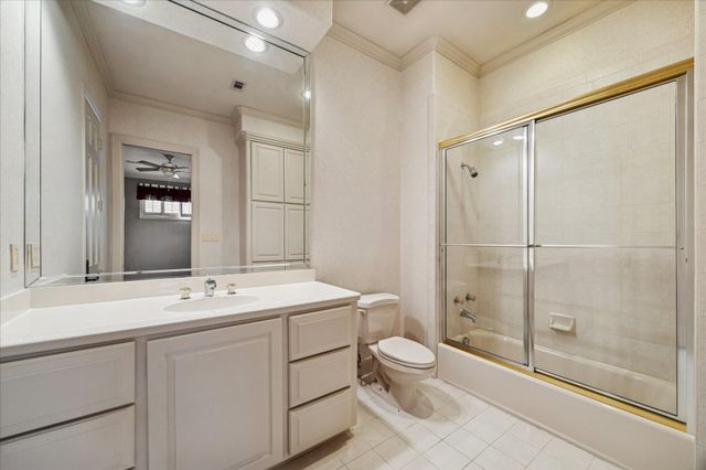 31 Enchanted Woods Drive, Kingwood, TX 77339