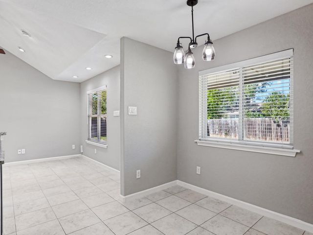1004 Green Meadow DR, Round Rock, TX 78664