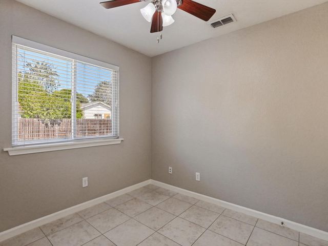 1004 Green Meadow DR, Round Rock, TX 78664