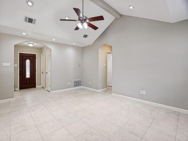 1004 Green Meadow DR, Round Rock, TX 78664