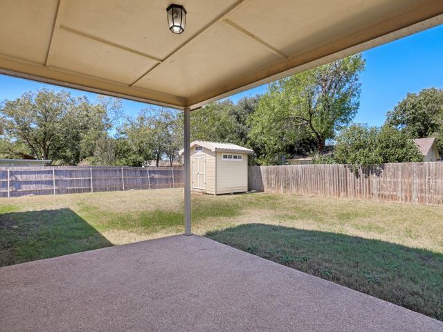 1004 Green Meadow DR, Round Rock, TX 78664