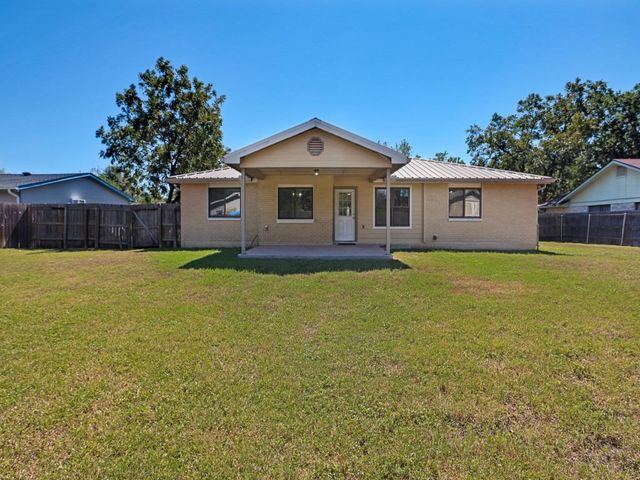 1004 Green Meadow DR, Round Rock, TX 78664