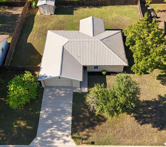 1004 Green Meadow DR, Round Rock, TX 78664