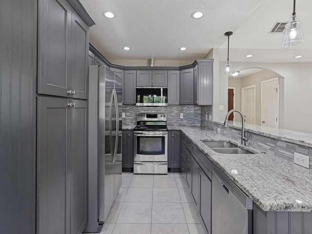 1004 Green Meadow DR, Round Rock, TX 78664
