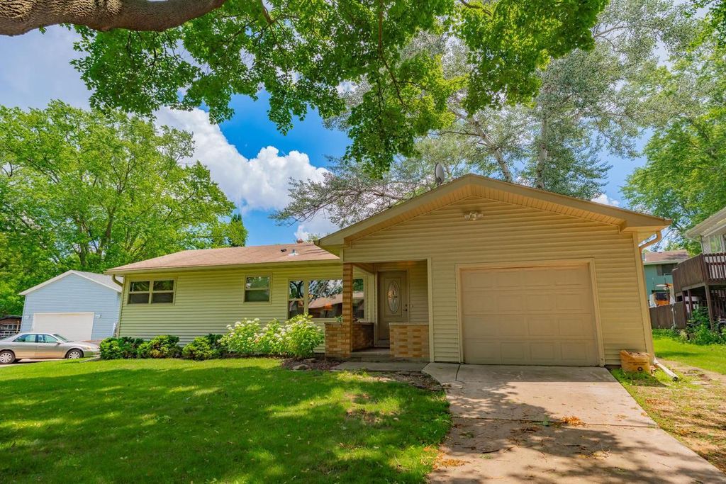 3505 Portage Road, Madison, WI 53704