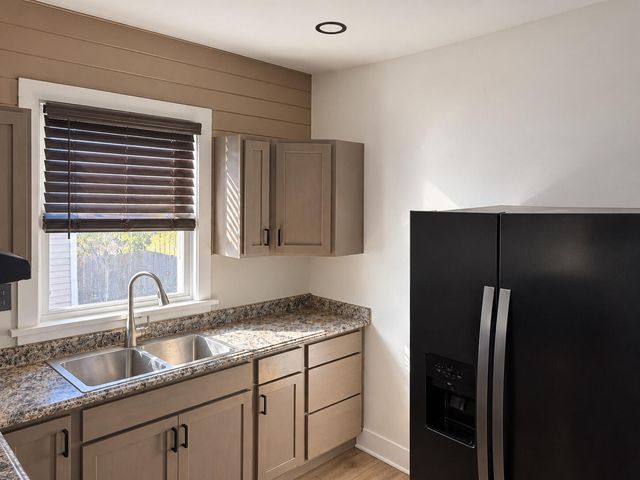 215 Brown Street Se, City Of Grand Rapids, MI 49507