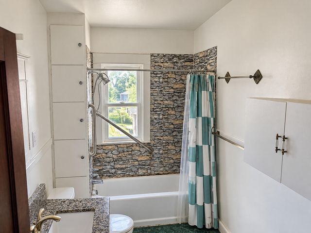 215 Brown Street Se, City Of Grand Rapids, MI 49507