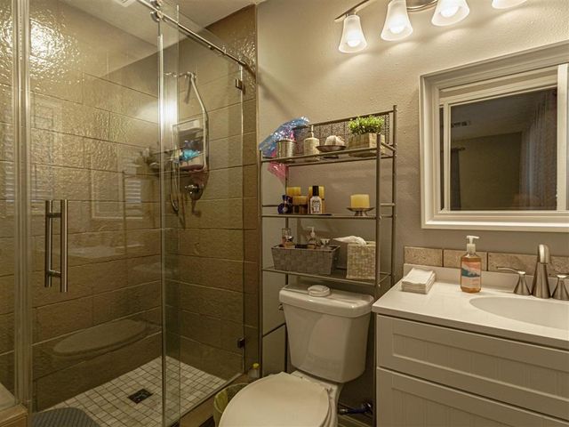 2210 17TH Street, Lake Charles, LA 70601