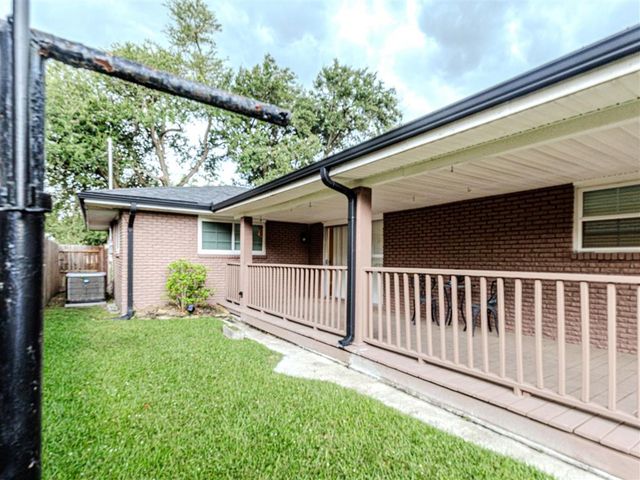 2210 17TH Street, Lake Charles, LA 70601