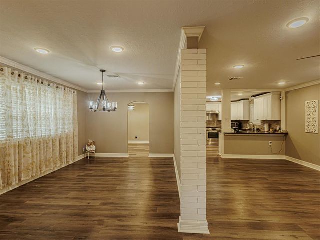 2210 17TH Street, Lake Charles, LA 70601