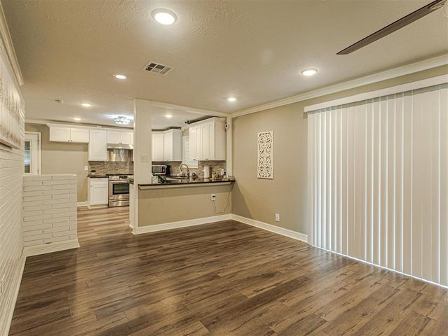 2210 17TH Street, Lake Charles, LA 70601