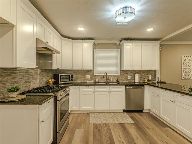 2210 17TH Street, Lake Charles, LA 70601