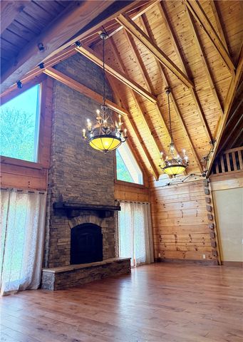 463 County Road 2281, Eureka Springs, AR 72631