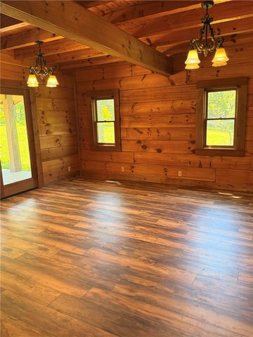 463 County Road 2281, Eureka Springs, AR 72631