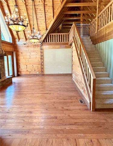463 County Road 2281, Eureka Springs, AR 72631