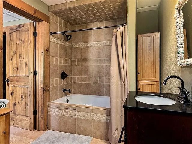 463 County Road 2281, Eureka Springs, AR 72631