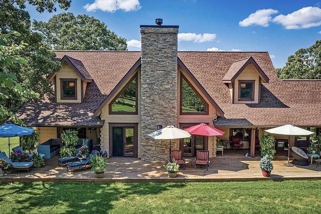 463 County Road 2281, Eureka Springs, AR 72631