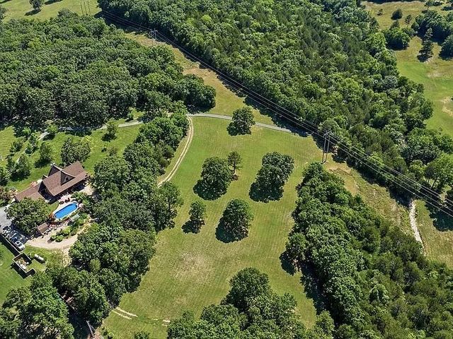 463 County Road 2281, Eureka Springs, AR 72631
