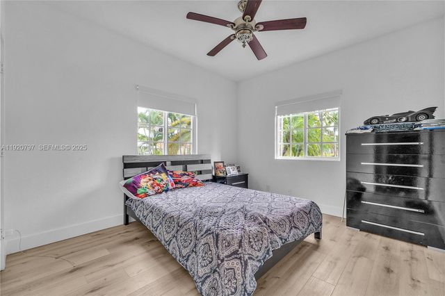 4950 Washington Street 1, Hollywood, FL 33021