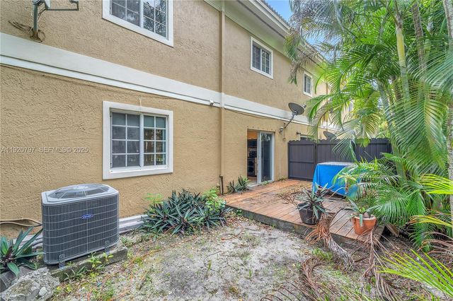 4950 Washington Street 1, Hollywood, FL 33021