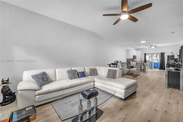 4950 Washington Street 1, Hollywood, FL 33021