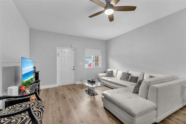 4950 Washington Street 1, Hollywood, FL 33021