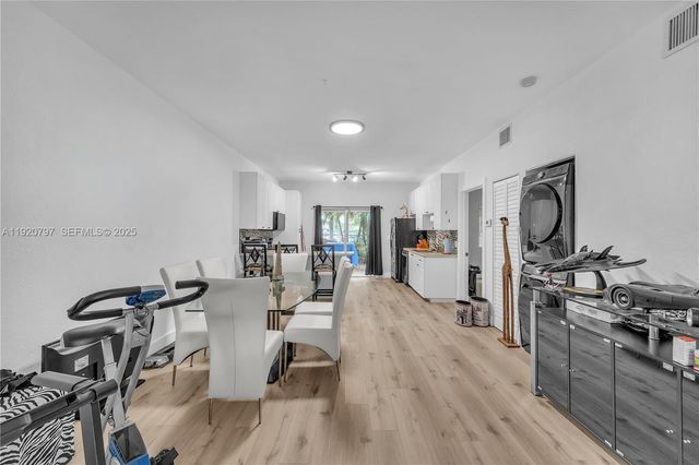 4950 Washington Street 1, Hollywood, FL 33021