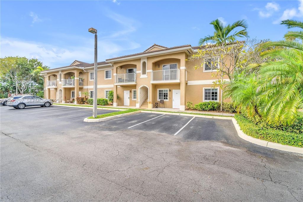4950 Washington Street 1, Hollywood, FL 33021
