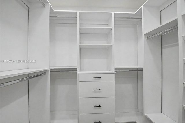 17050 SW 83rd Ave, Palmetto Bay, FL 33157