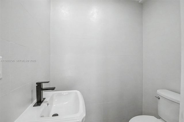 17050 SW 83rd Ave, Palmetto Bay, FL 33157