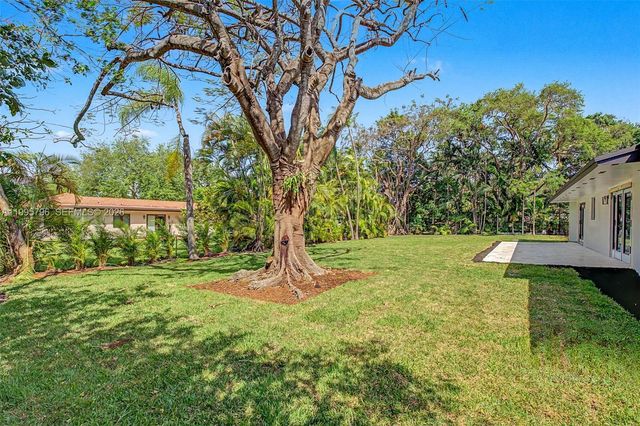 17050 SW 83rd Ave, Palmetto Bay, FL 33157