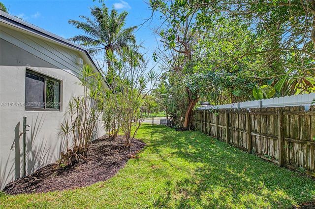 17050 SW 83rd Ave, Palmetto Bay, FL 33157