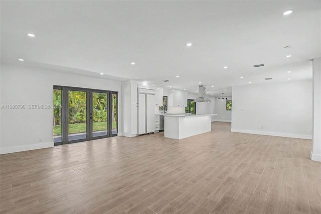 17050 SW 83rd Ave, Palmetto Bay, FL 33157