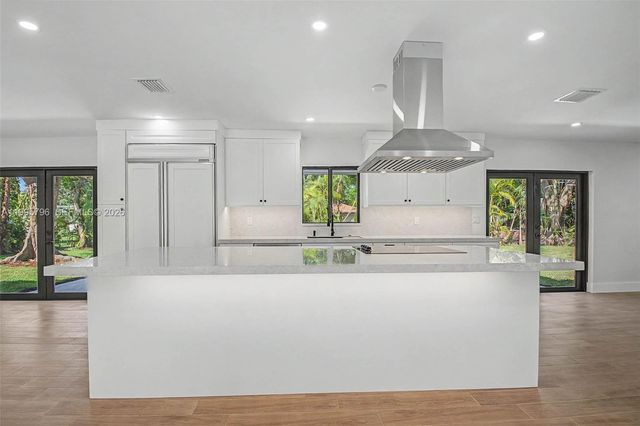 17050 SW 83rd Ave, Palmetto Bay, FL 33157