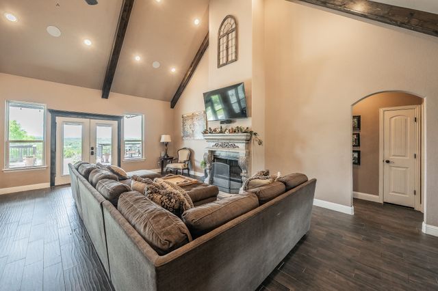 118 Cedar Mountain Drive, Weatherford, TX 76085