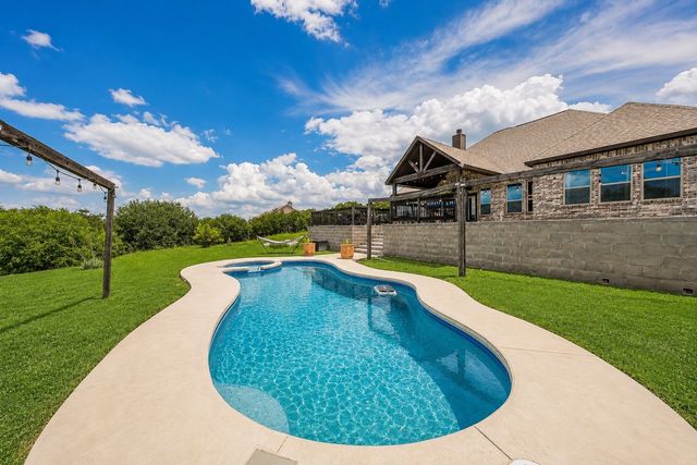 118 Cedar Mountain Drive, Weatherford, TX 76085