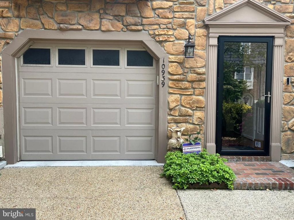 10939 PEBBLE RUN DR, Silver Spring, MD 20902