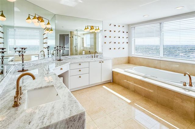 2100 N Ocean Blvd 19B, Fort Lauderdale, FL 33305