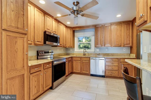 7295 SAINT MARYS AVE, La Plata, MD 20646