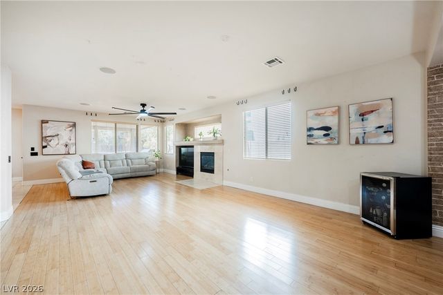 8121 Bear Clan Court, Las Vegas, NV 89131