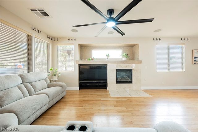 8121 Bear Clan Court, Las Vegas, NV 89131