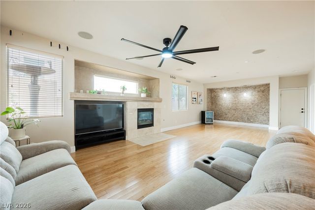 8121 Bear Clan Court, Las Vegas, NV 89131