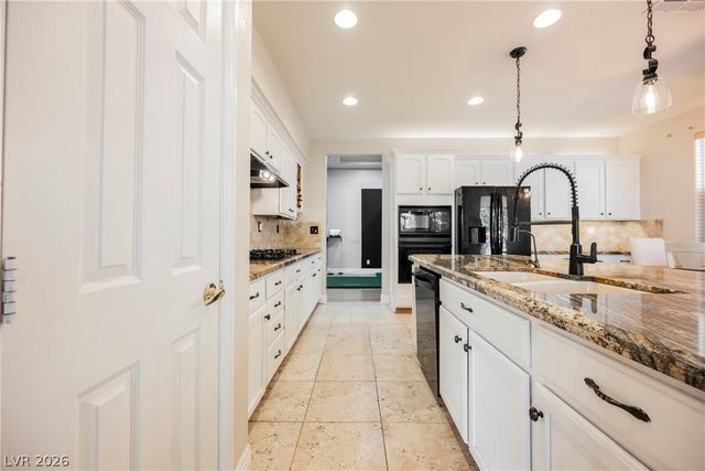 8121 Bear Clan Court, Las Vegas, NV 89131