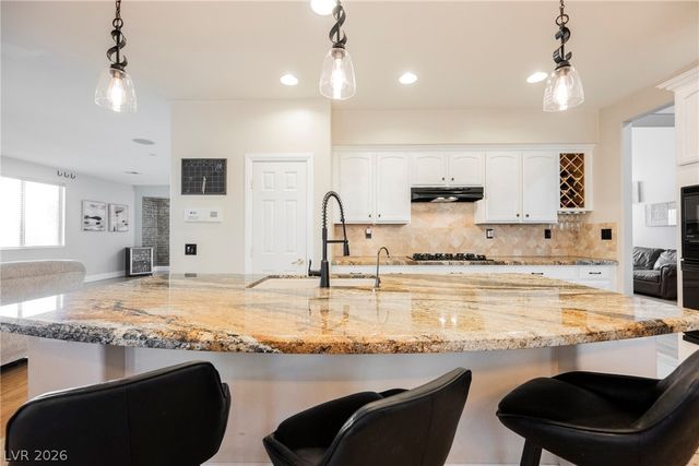 8121 Bear Clan Court, Las Vegas, NV 89131