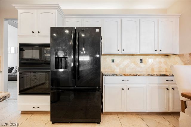 8121 Bear Clan Court, Las Vegas, NV 89131
